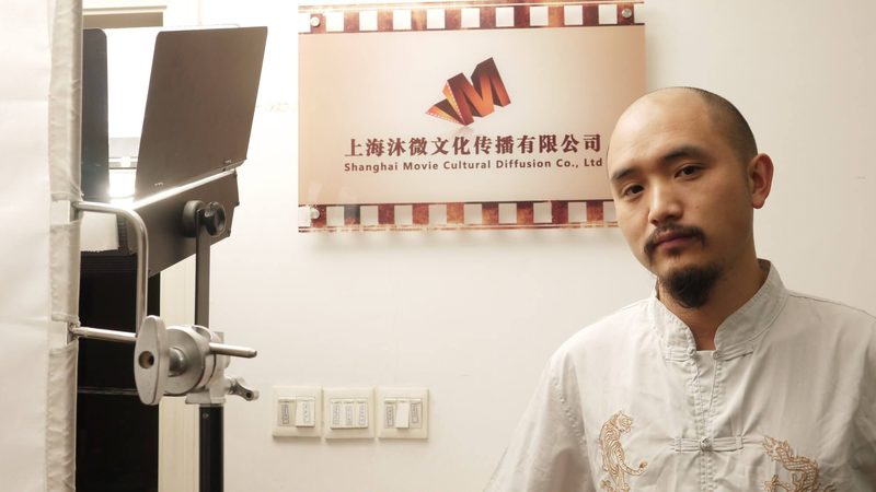在签订加盟合同前，务必仔细审查合同条款，重点关注以下内容：